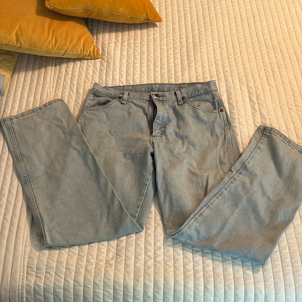 Men’s Wrangler Jeans.